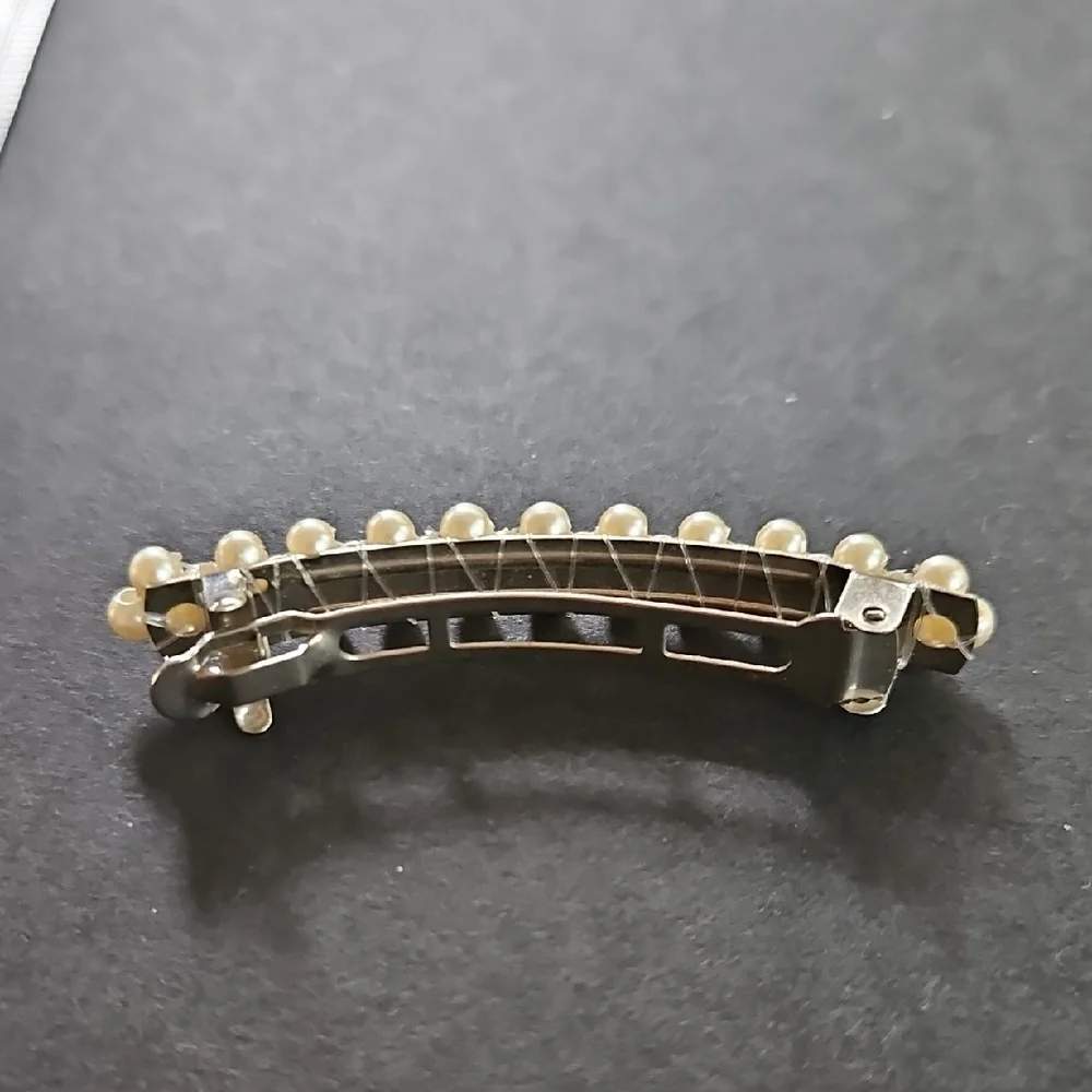 Elegant Pearl and Gold Hair Barrette - Picture 2 of 3